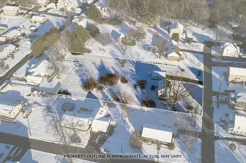 113 Maple St, Easthampton, MA 01027 photo 3