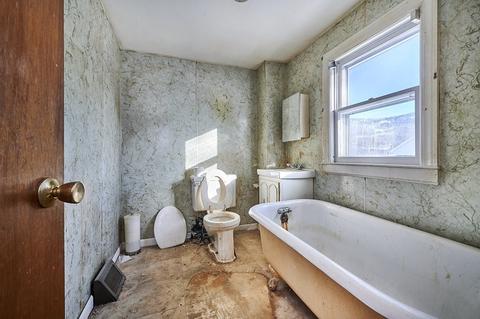 113 Maple St, Easthampton, MA 01027 photo 22
