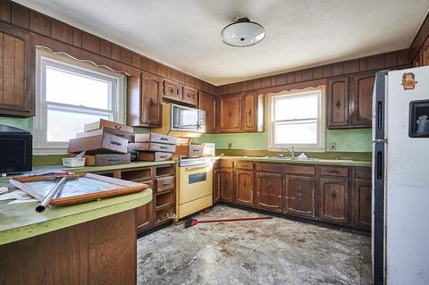 113 Maple St, Easthampton, MA 01027 photo 9