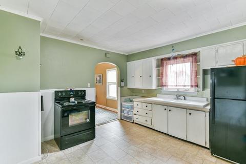 30 Whitcomb St, Webster, MA 01570 photo 14