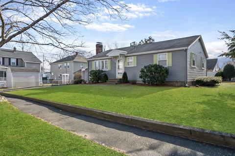 4 Broad St, Danvers, MA 01923 photo 3