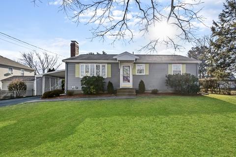 4 Broad St, Danvers, MA 01923 photo 1