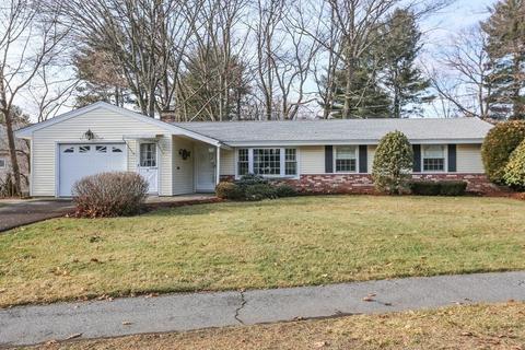 4 Robert Rd, Hudson, MA 01749 photo 1