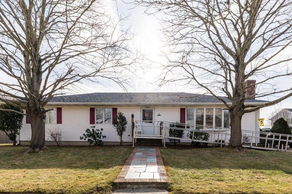 7 Lincoln Dr, Fairhaven, MA 02719 24 Photos MLS 72935420 Movoto