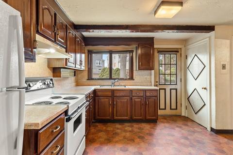 37 Spruce St, Milton, MA 02186 photo 8