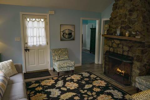 2 Hammond Pl, Marblehead, MA 01945 photo 3