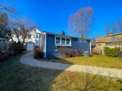 2 Hammond Pl, Marblehead, MA 01945 photo 2