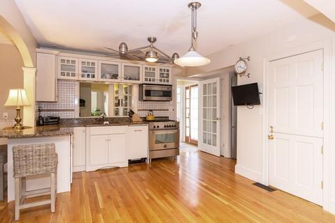 203 North St, Hingham, MA 02043 photo 8