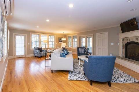 203 North St, Hingham, MA 02043 photo 3