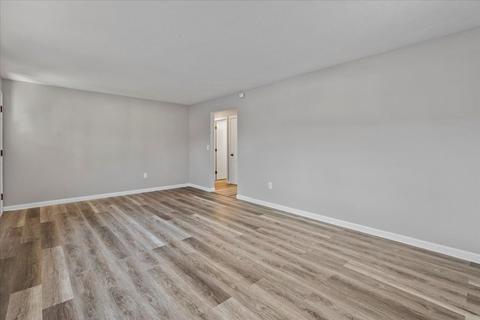 83 Strong St, Springfield, MA 01104 photo 9