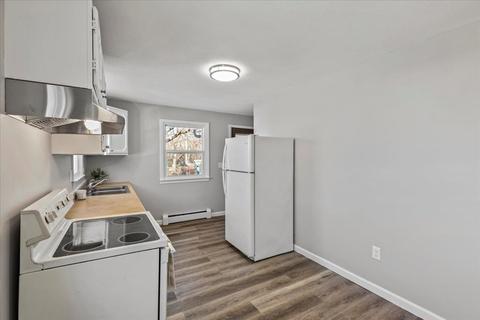 83 Strong St, Springfield, MA 01104 photo 5
