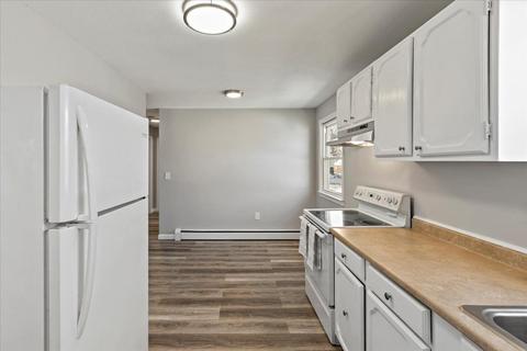 83 Strong St, Springfield, MA 01104 photo 6