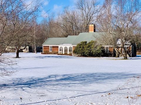 20 Cushman Rd, Leverett, MA 01054 photo 1
