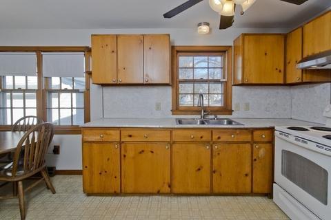155 W Canton Cir, Springfield, MA 01104 photo 8