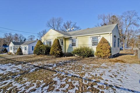 155 W Canton Cir, Springfield, MA 01104 photo 3
