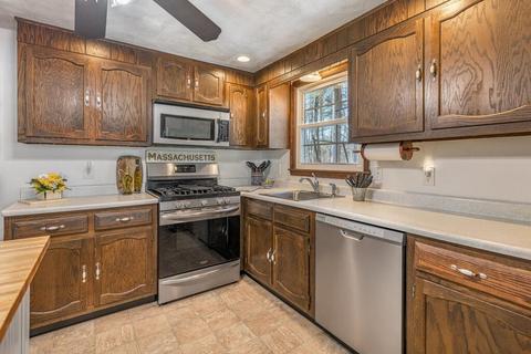 3 Todd Dr, Townsend, MA 01469 photo 14