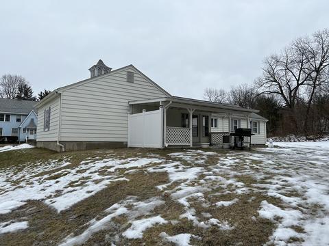 23 Smith St, Chicopee, MA 01020 photo 4