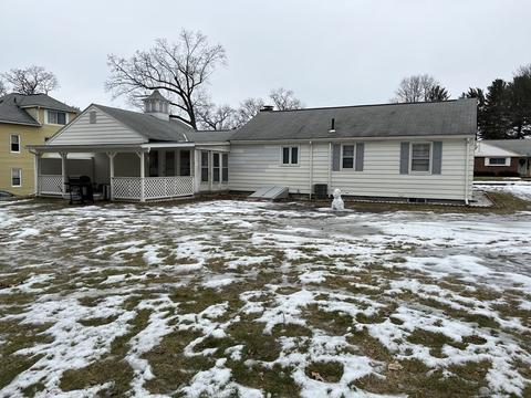 23 Smith St, Chicopee, MA 01020 photo 3