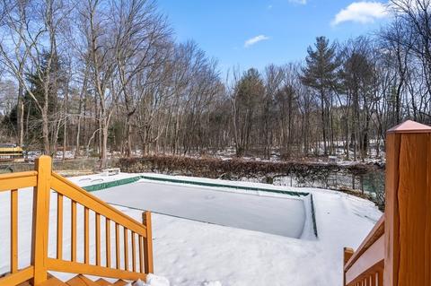 504 Forest St, Dunstable, MA 01827 photo 2