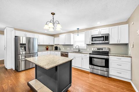 189 Pendleton Ave, Chicopee, MA 01020 photo 7