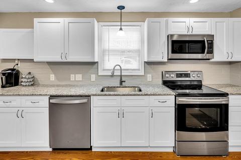 189 Pendleton Ave, Chicopee, MA 01020 photo 8