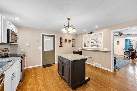 189 Pendleton Ave, Chicopee, MA 01020 photo 9