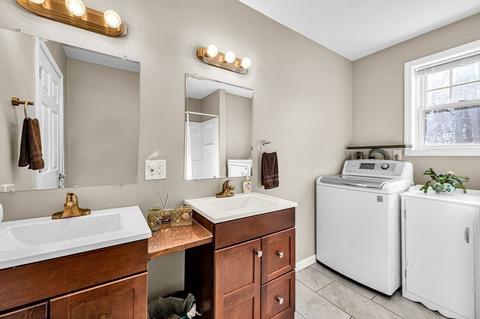 189 Pendleton Ave, Chicopee, MA 01020 photo 27