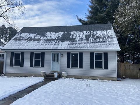 216 Cabinet St, Springfield, MA 01129 photo 1