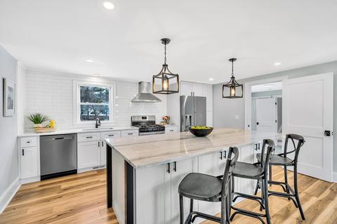 132 Parker St, Maynard, MA 01754 photo 2