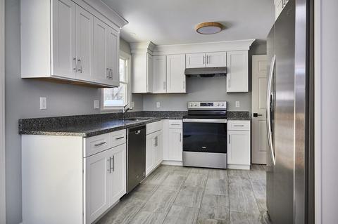 32 Line St, Easthampton, MA 01027 photo 4