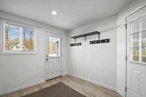73 Wareham St, Middleboro, MA 02346 photo 2