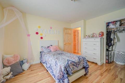 26 Paramount St, Springfield, MA 01104 photo 8