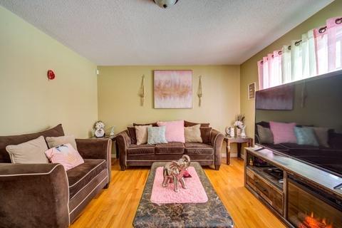 26 Paramount St, Springfield, MA 01104 photo 5