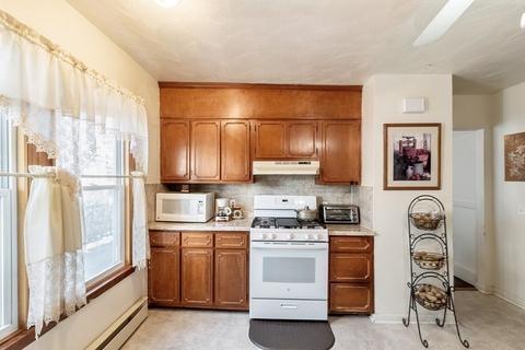 101 Draper St, Springfield, MA 01108 photo 9
