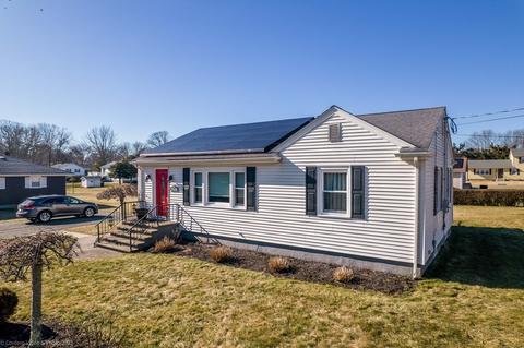 354 Hyde St, Fall River, MA 02720 photo 3