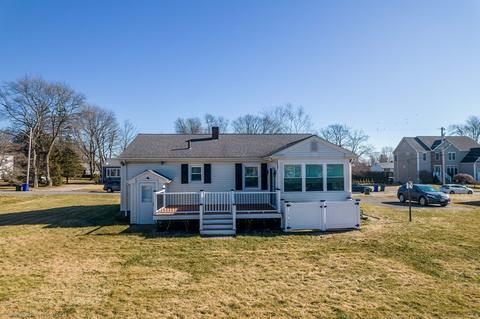 354 Hyde St, Fall River, MA 02720 photo 9