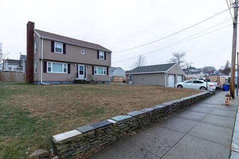 45 Baird St, Fall River, MA 02721 photo 2