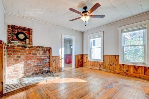 9 Pleasant St, Ashburnham, MA 01430 photo 8