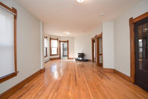 56 Mapledell St, Springfield, MA 01109 photo 9