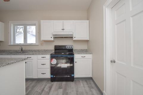56 Mapledell St, Springfield, MA 01109 photo 6