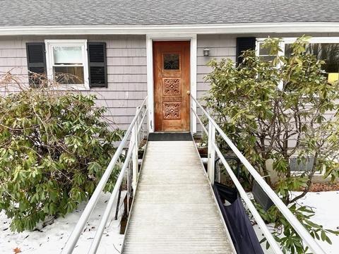 22 Small Ln, Reading, MA 01867 photo 3