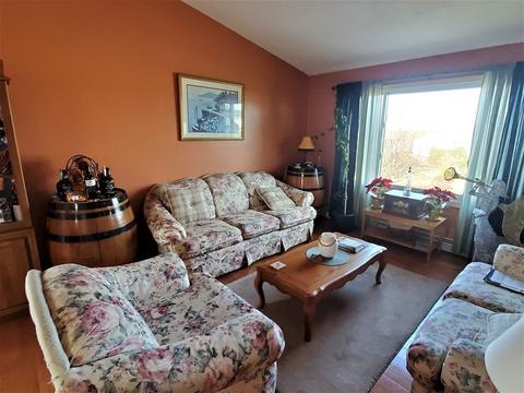 9 Seaward Ln, Fall River, MA 02720 photo 6