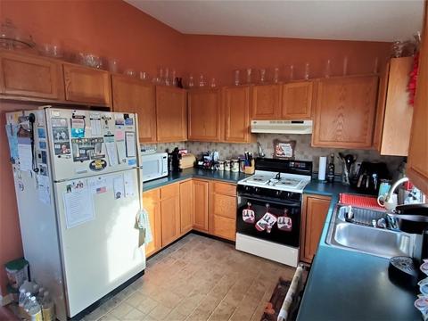 9 Seaward Ln, Fall River, MA 02720 photo 2
