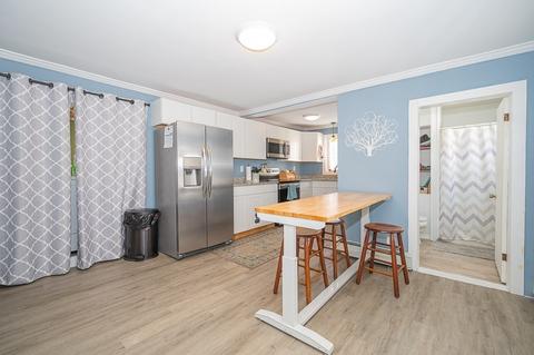 32 Maple St, Webster, MA 01570 photo 4