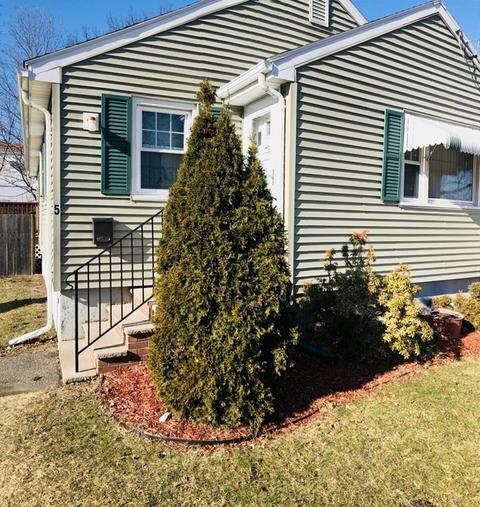 5 Tuttle Ln, Saugus, MA 01906 photo 2