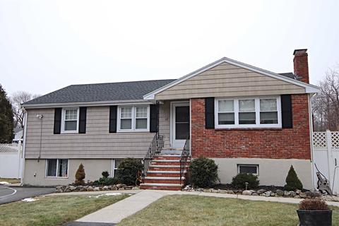 12 Alvah St, Saugus, MA 01906 photo 1