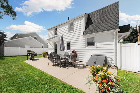 45 Oregon St, Springfield, MA 01118 photo 4