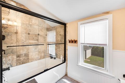 45 Oregon St, Springfield, MA 01118 photo 12