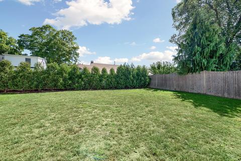 45 Oregon St, Springfield, MA 01118 photo 6