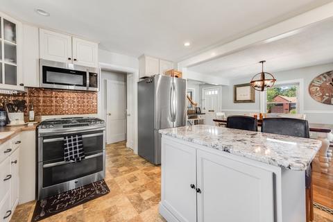 45 Oregon St, Springfield, MA 01118 photo 7